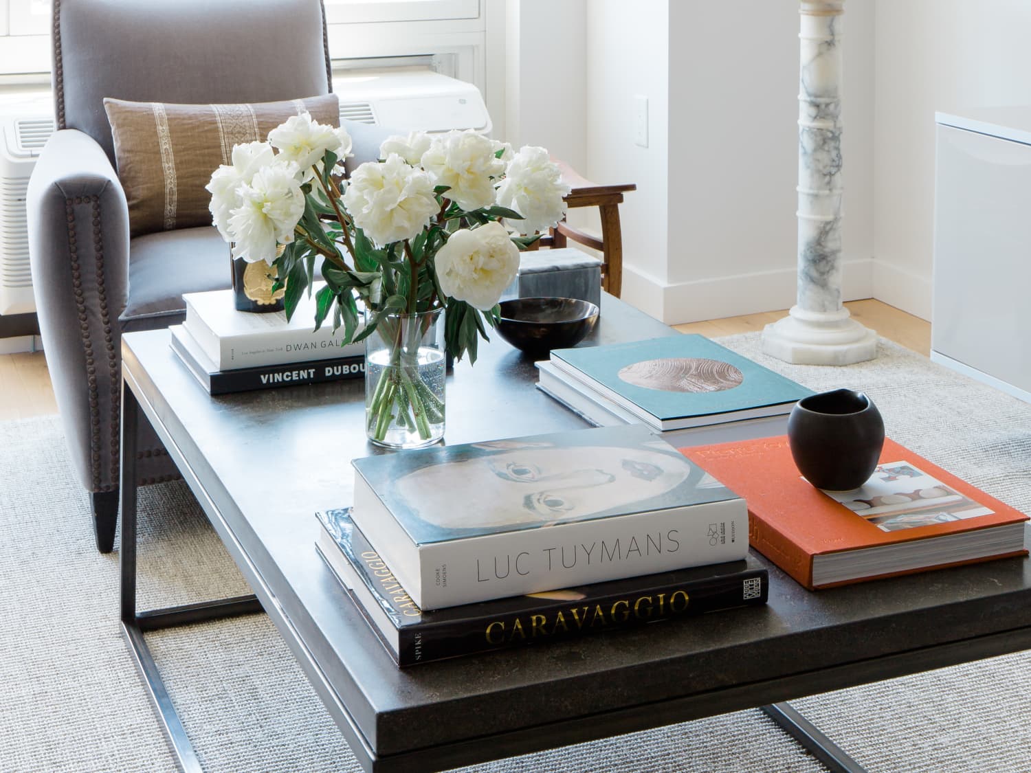 This Cheap Classic Trend Will Elevate Your Living Room Pedestal